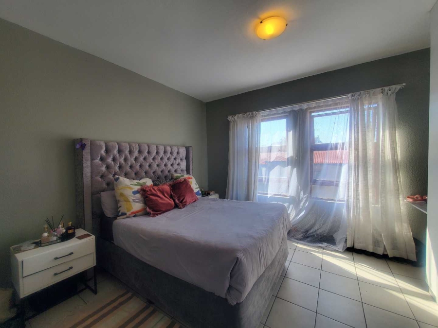 2 Bedroom Property for Sale in Wilro Park Gauteng