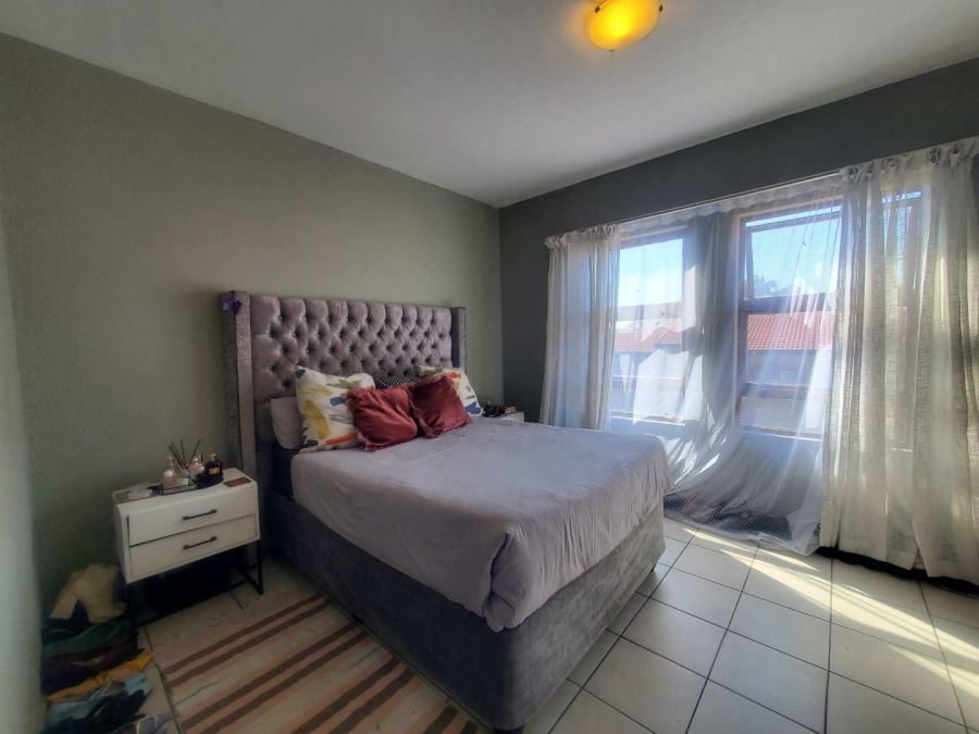 2 Bedroom Property for Sale in Wilro Park Gauteng