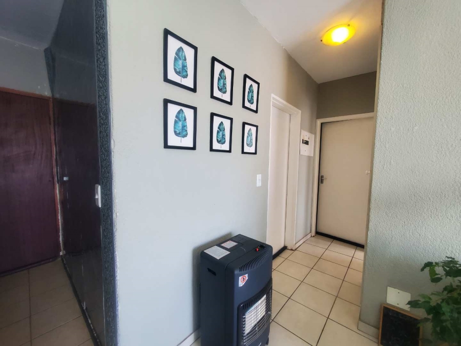 2 Bedroom Property for Sale in Wilro Park Gauteng
