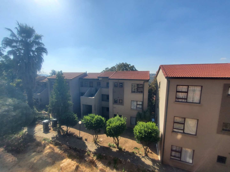 2 Bedroom Property for Sale in Wilro Park Gauteng