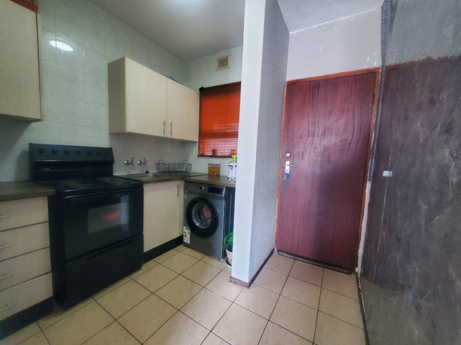 2 Bedroom Property for Sale in Wilro Park Gauteng