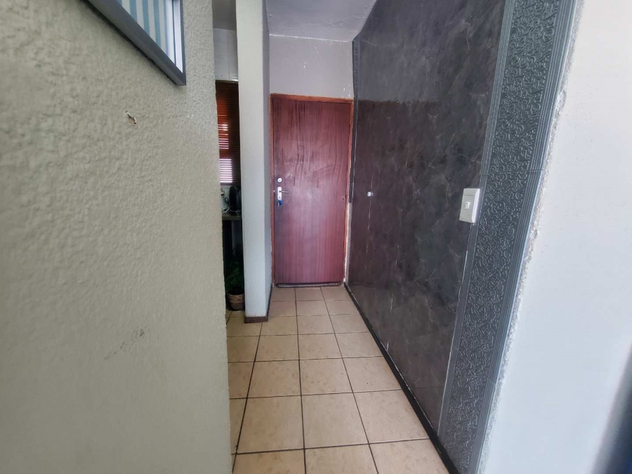 2 Bedroom Property for Sale in Wilro Park Gauteng