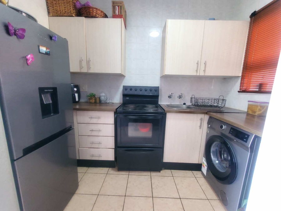 2 Bedroom Property for Sale in Wilro Park Gauteng