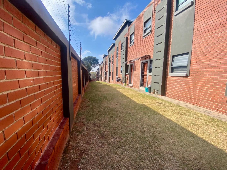 2 Bedroom Property for Sale in Mindalore Gauteng