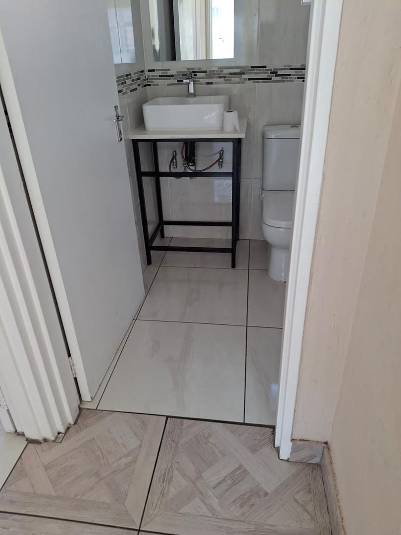 To Let 2 Bedroom Property for Rent in Linmeyer Gauteng