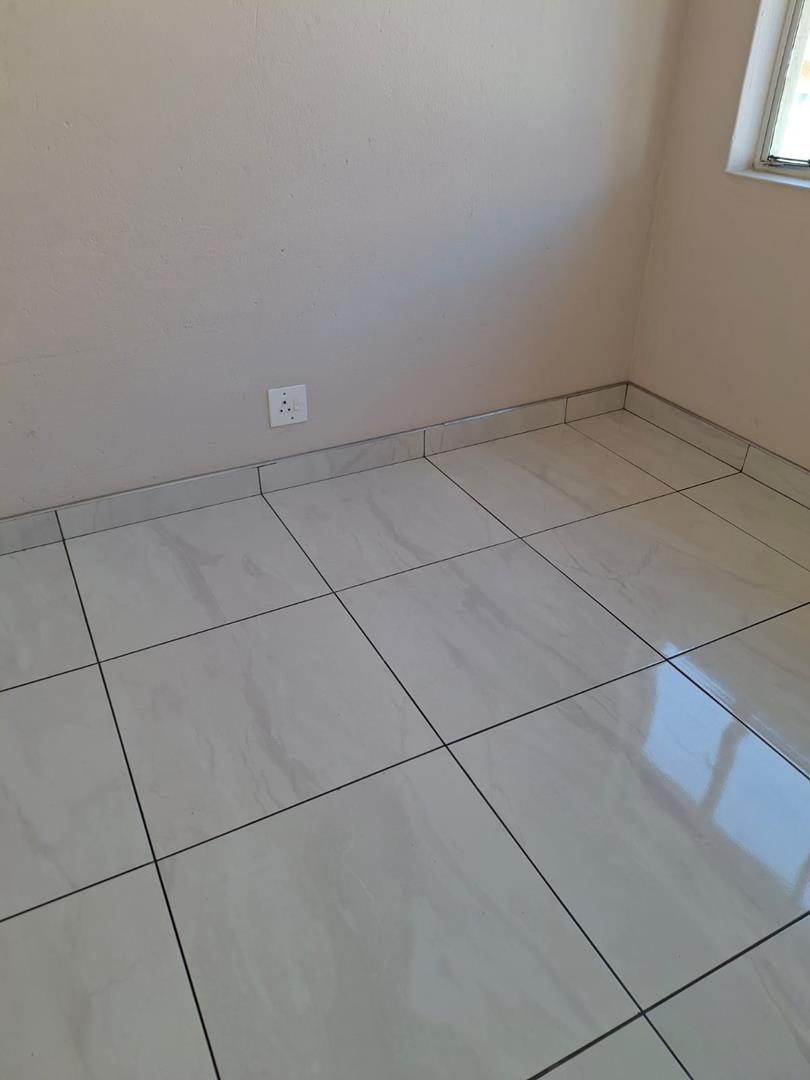 To Let 2 Bedroom Property for Rent in Linmeyer Gauteng