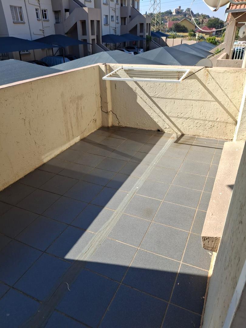 To Let 2 Bedroom Property for Rent in Linmeyer Gauteng
