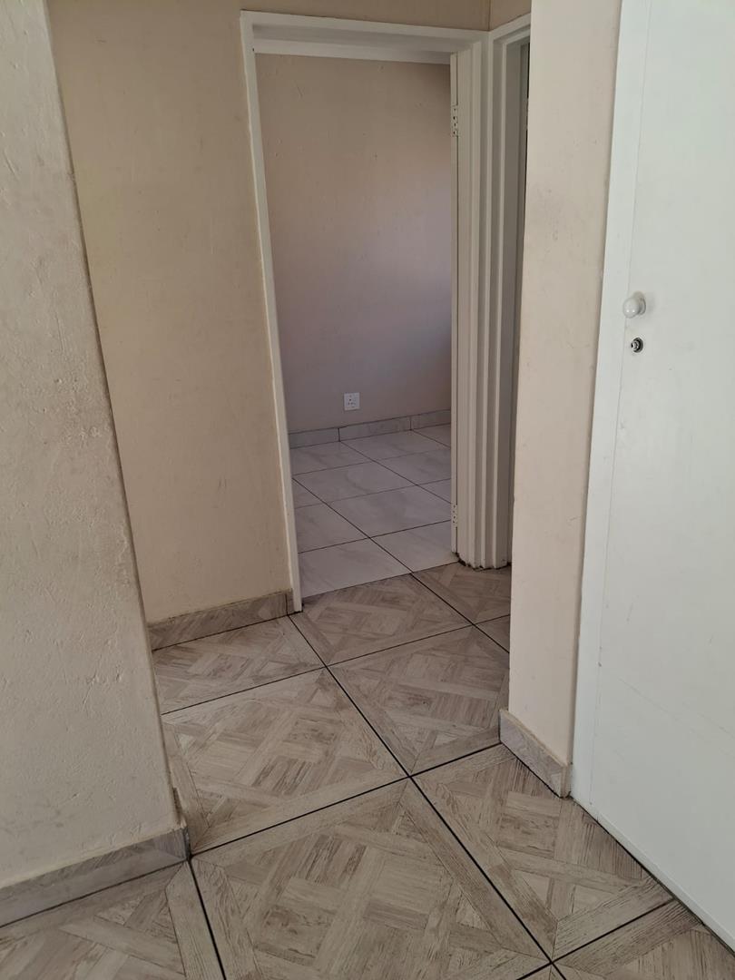 To Let 2 Bedroom Property for Rent in Linmeyer Gauteng