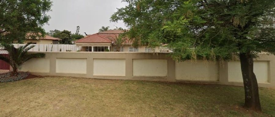 7 Bedroom Property for Sale in Clayville Gauteng