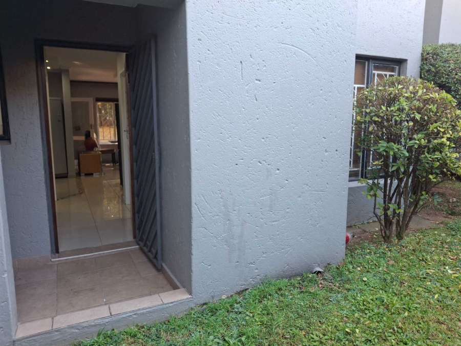 To Let 1 Bedroom Property for Rent in Benmore Gardens Gauteng