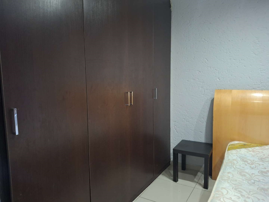 To Let 1 Bedroom Property for Rent in Benmore Gardens Gauteng