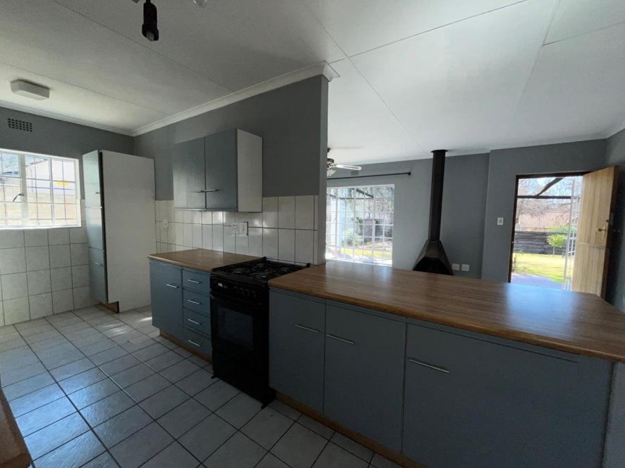 To Let 3 Bedroom Property for Rent in Bromhof Gauteng