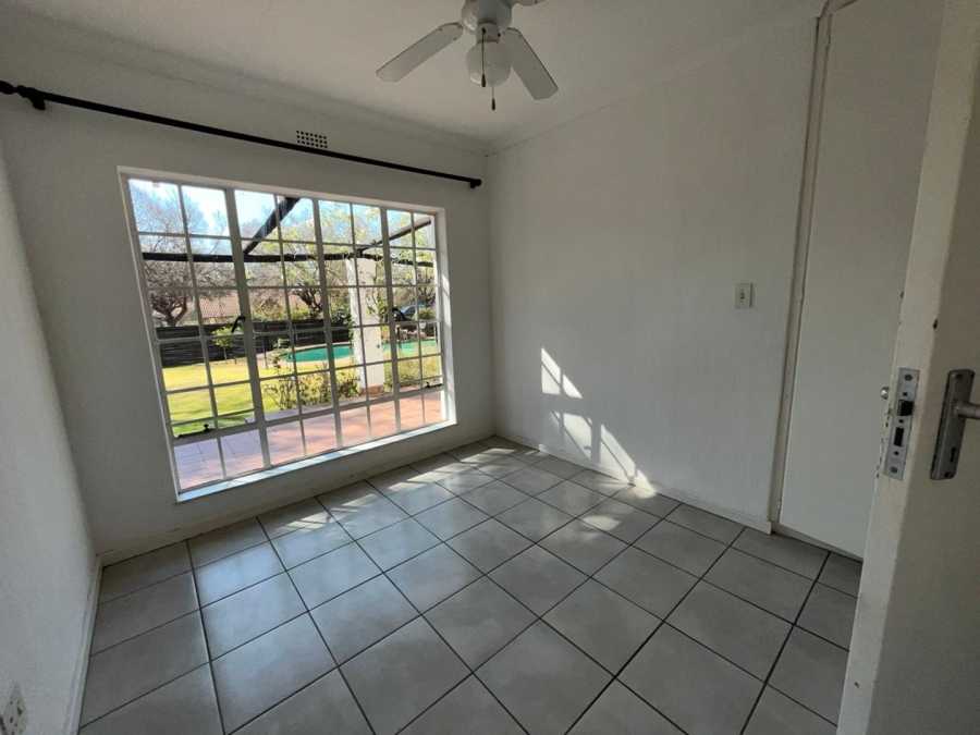 To Let 3 Bedroom Property for Rent in Bromhof Gauteng