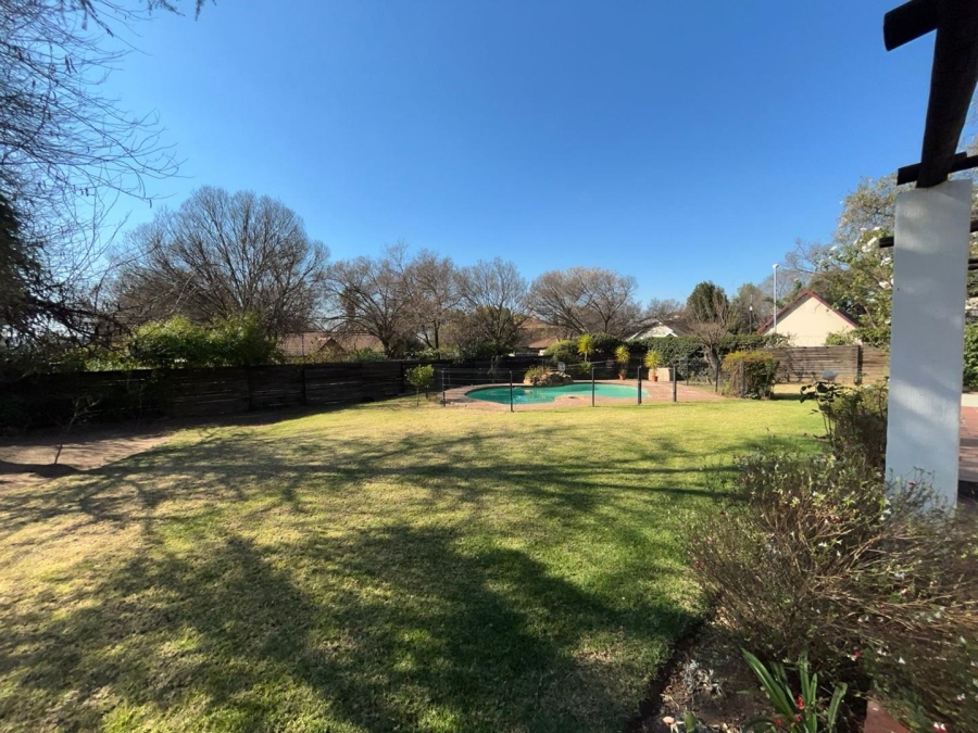 To Let 3 Bedroom Property for Rent in Bromhof Gauteng