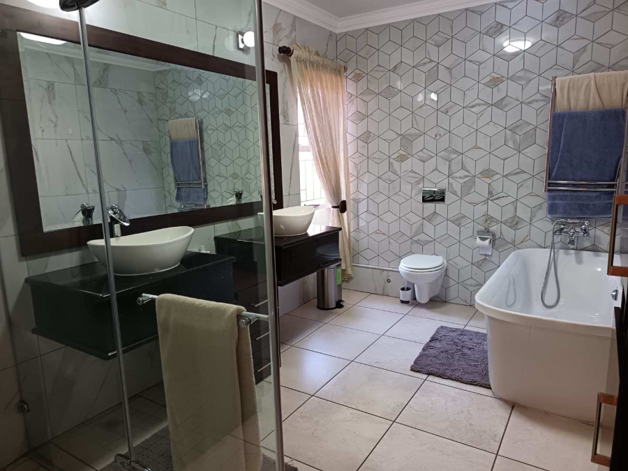 4 Bedroom Property for Sale in Brackenhurst Gauteng