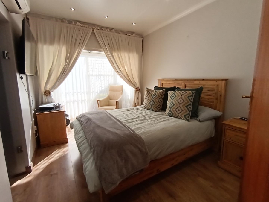 4 Bedroom Property for Sale in Brackenhurst Gauteng