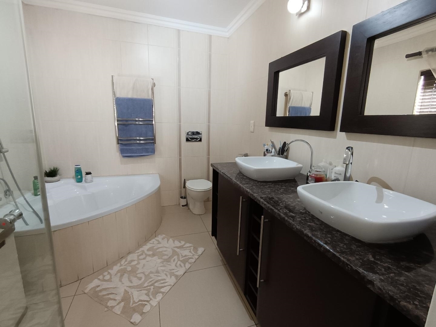 4 Bedroom Property for Sale in Brackenhurst Gauteng