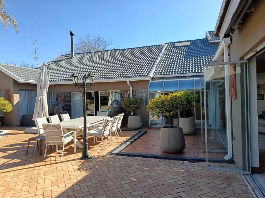 4 Bedroom Property for Sale in Brackenhurst Gauteng