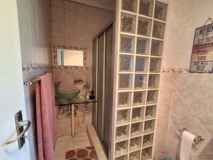 3 Bedroom Property for Sale in Brackenhurst Gauteng