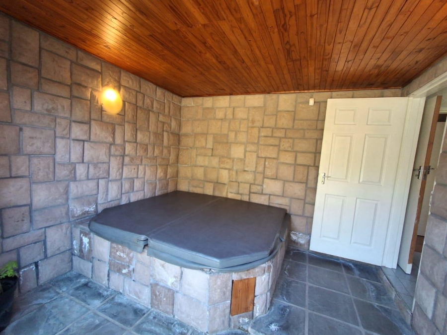 3 Bedroom Property for Sale in Brackenhurst Gauteng