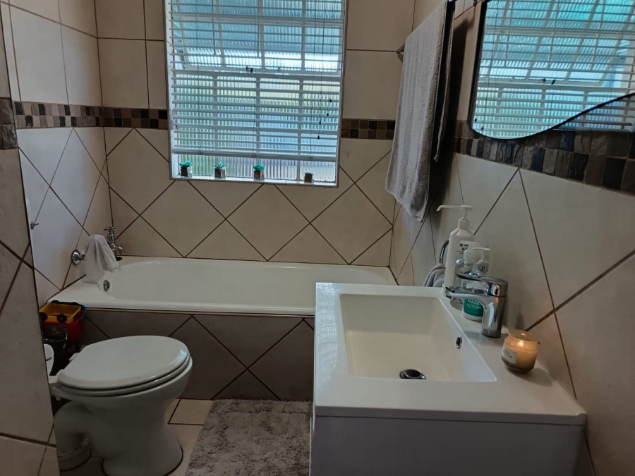 3 Bedroom Property for Sale in Brackenhurst Gauteng