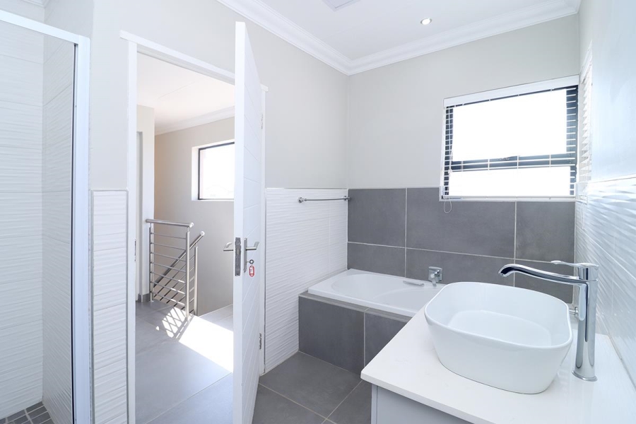 3 Bedroom Property for Sale in Rynfield Gauteng