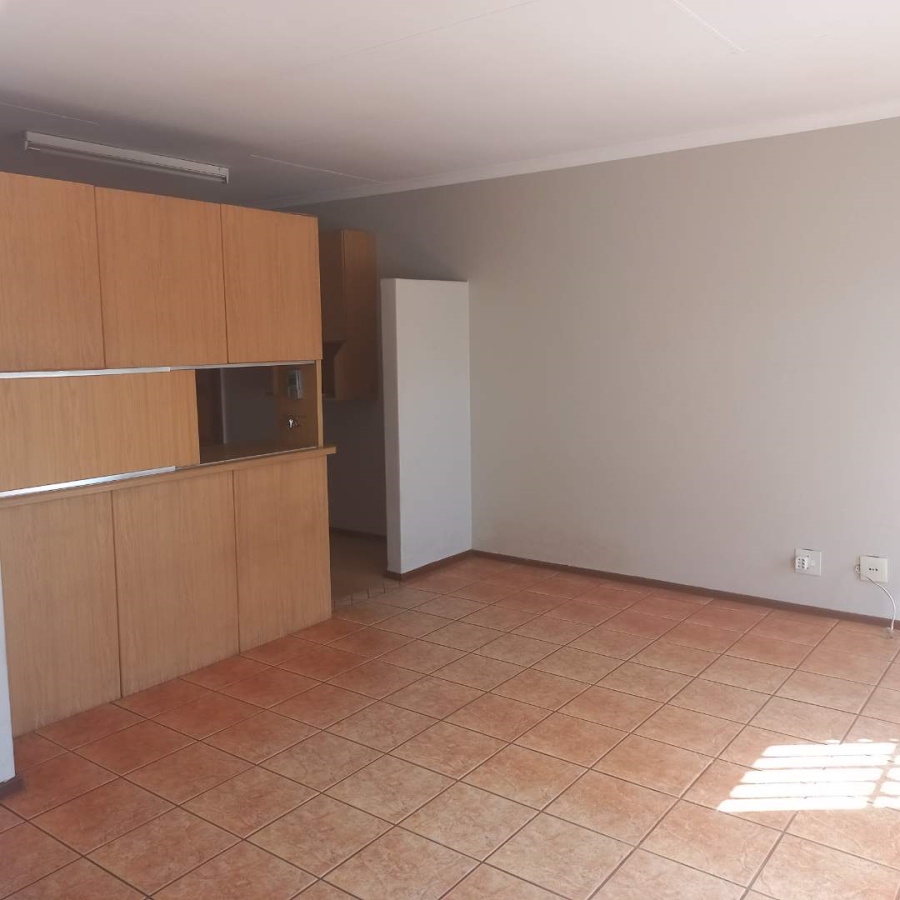 To Let 2 Bedroom Property for Rent in Weavind Park Gauteng