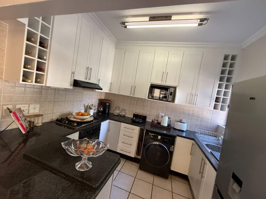 3 Bedroom Property for Sale in Olivedale Gauteng