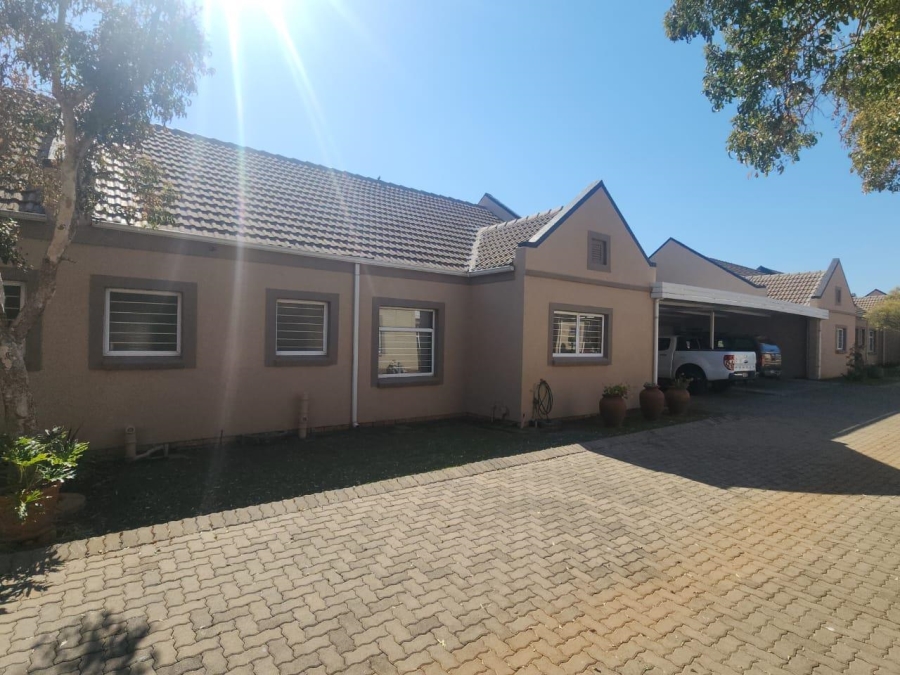 2 Bedroom Property for Sale in Annlin Gauteng