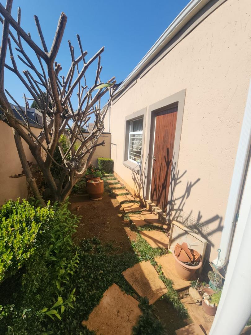 2 Bedroom Property for Sale in Annlin Gauteng
