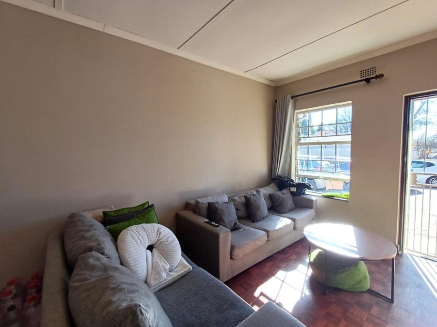 To Let 1 Bedroom Property for Rent in Blairgowrie Gauteng