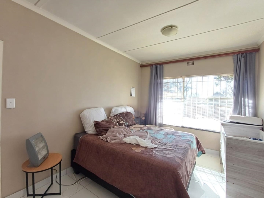 To Let 1 Bedroom Property for Rent in Blairgowrie Gauteng