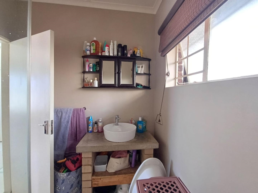To Let 1 Bedroom Property for Rent in Blairgowrie Gauteng