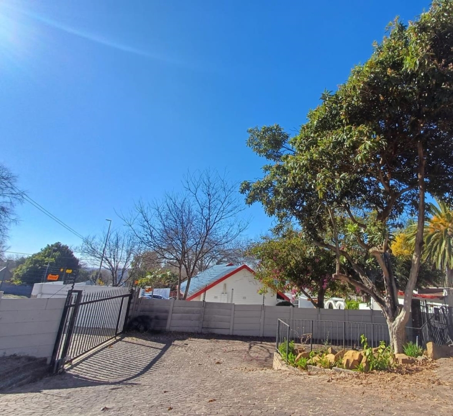 To Let 1 Bedroom Property for Rent in Blairgowrie Gauteng
