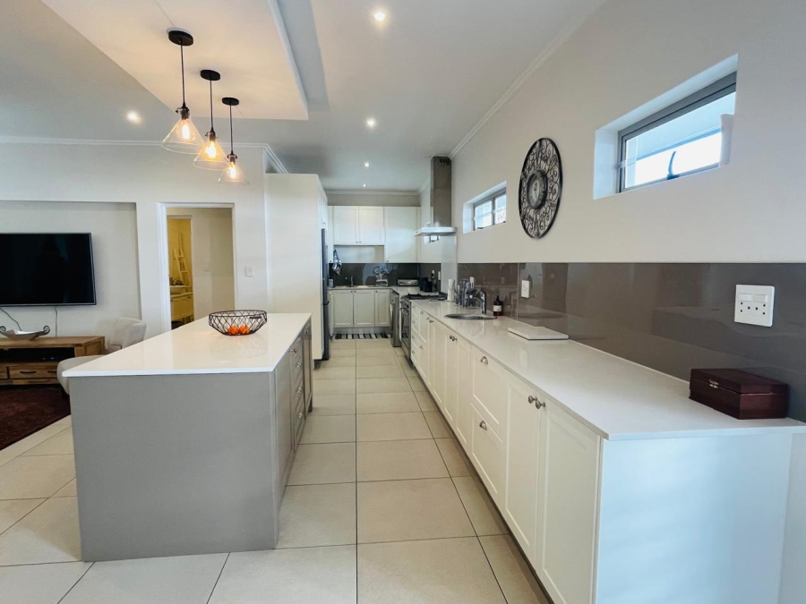 To Let 2 Bedroom Property for Rent in Melrose North Gauteng