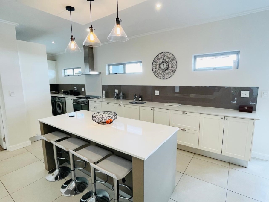 To Let 2 Bedroom Property for Rent in Melrose North Gauteng