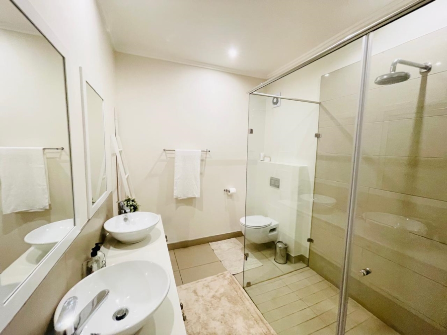 To Let 2 Bedroom Property for Rent in Melrose North Gauteng