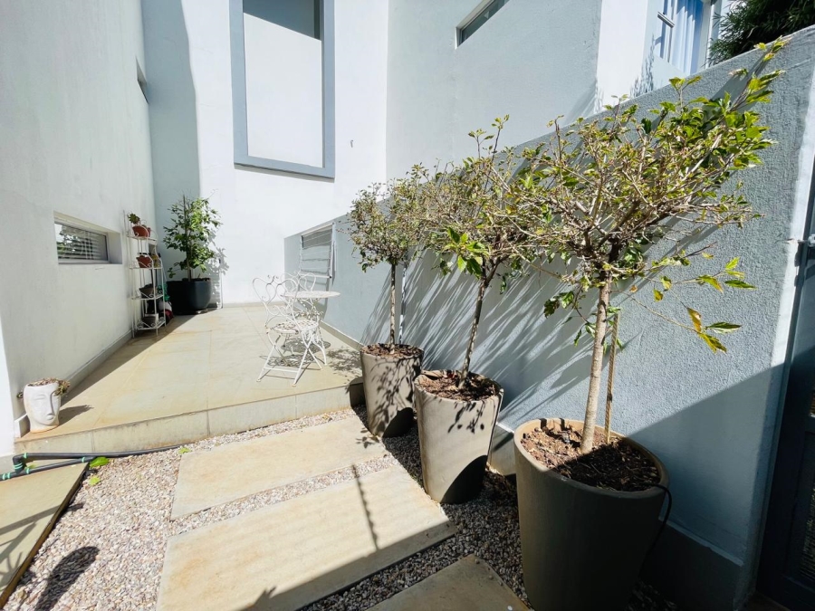 To Let 2 Bedroom Property for Rent in Melrose North Gauteng