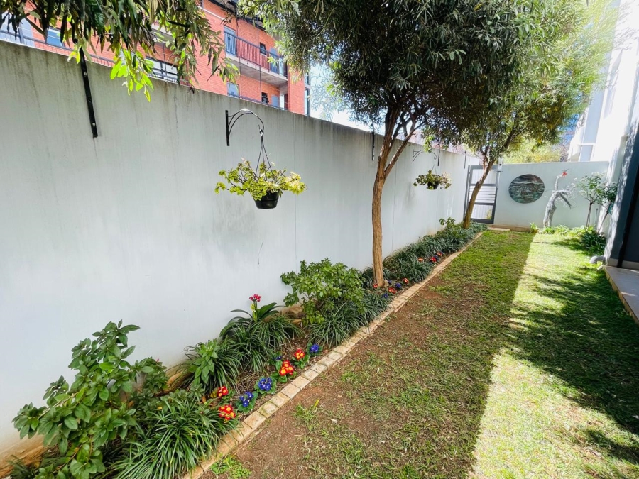 To Let 2 Bedroom Property for Rent in Melrose North Gauteng