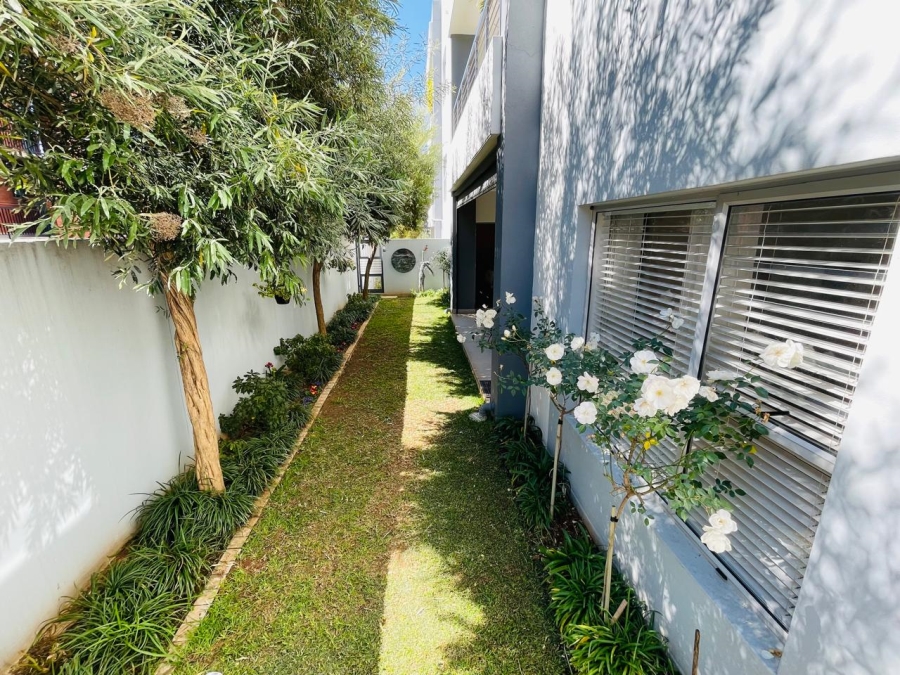To Let 2 Bedroom Property for Rent in Melrose North Gauteng