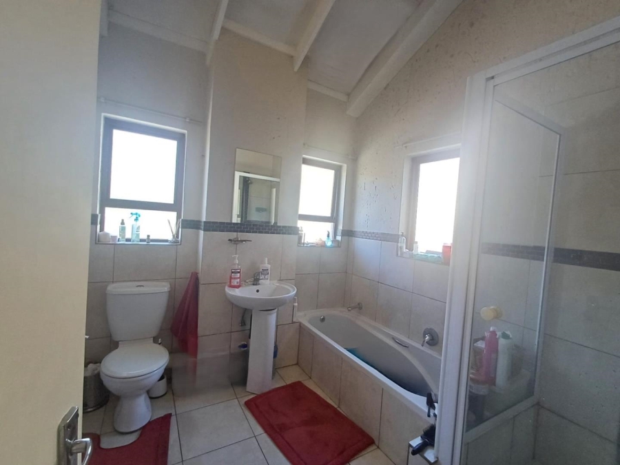 To Let 2 Bedroom Property for Rent in Ferndale Gauteng