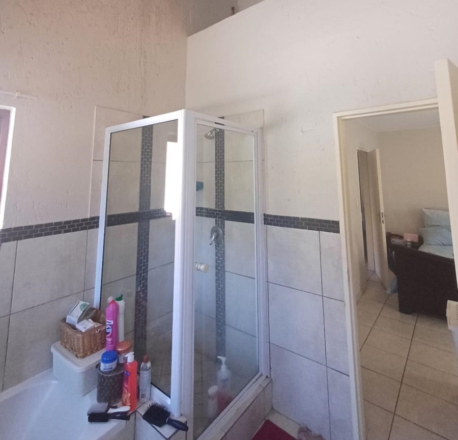To Let 2 Bedroom Property for Rent in Ferndale Gauteng