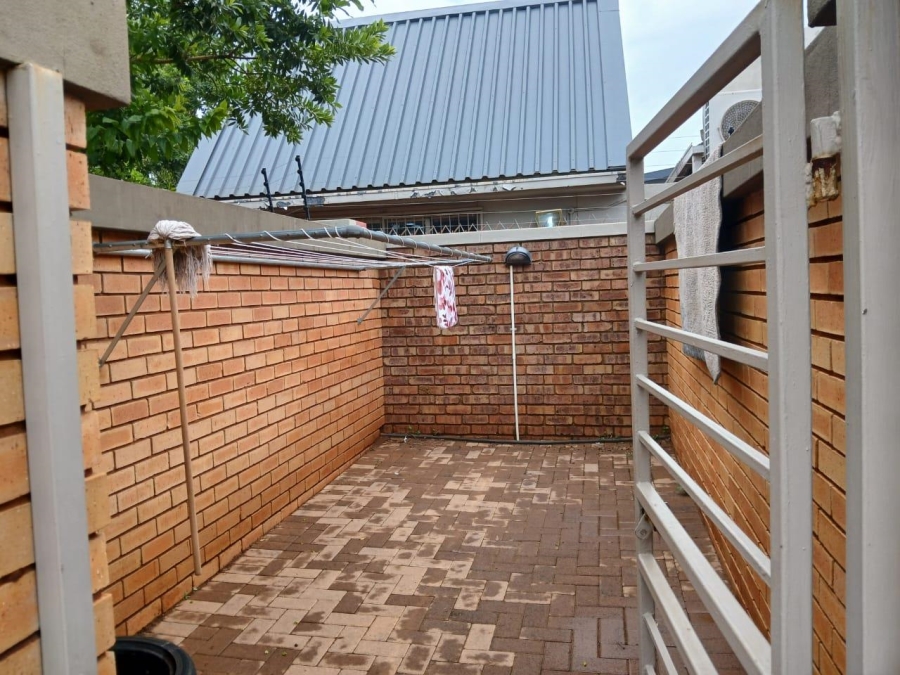 3 Bedroom Property for Sale in Annlin Gauteng