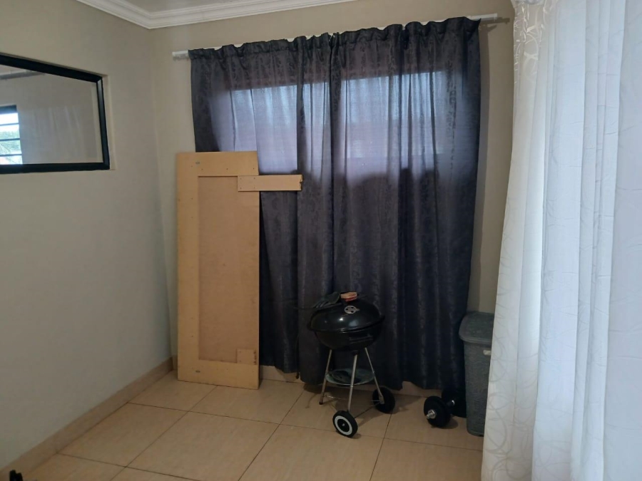 3 Bedroom Property for Sale in Annlin Gauteng