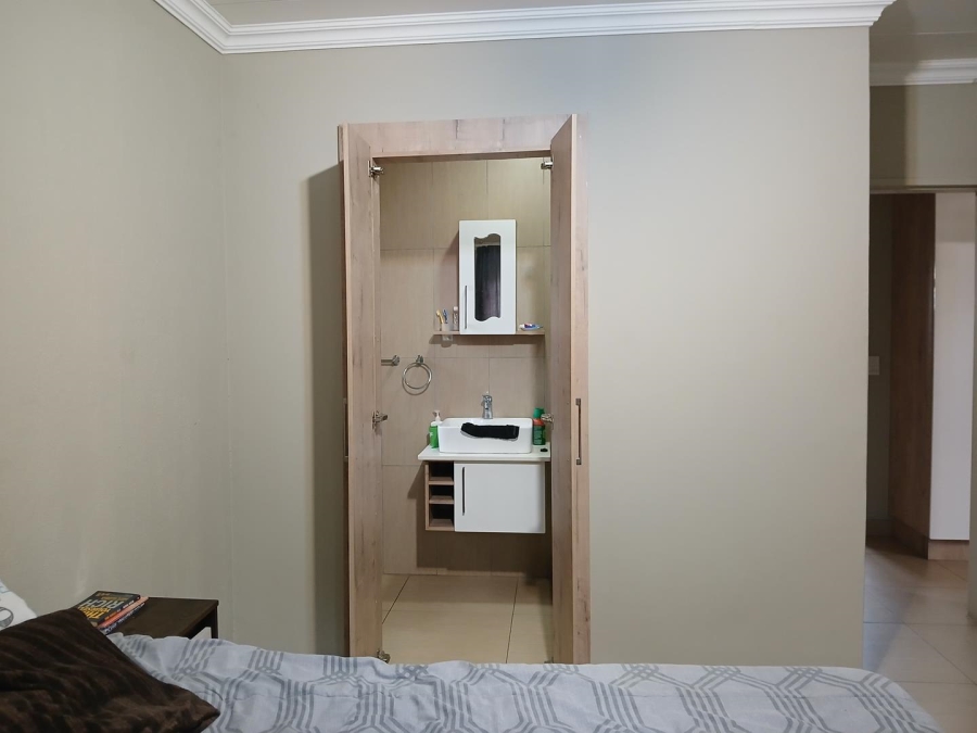 3 Bedroom Property for Sale in Annlin Gauteng