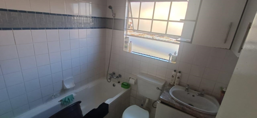 2 Bedroom Property for Sale in Lindhaven Gauteng
