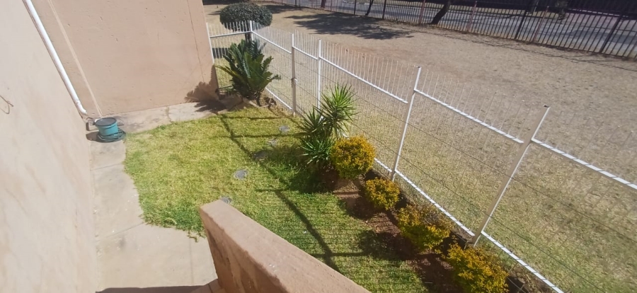 2 Bedroom Property for Sale in Lindhaven Gauteng