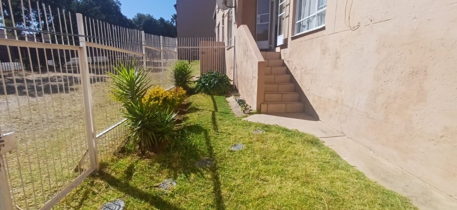 2 Bedroom Property for Sale in Lindhaven Gauteng