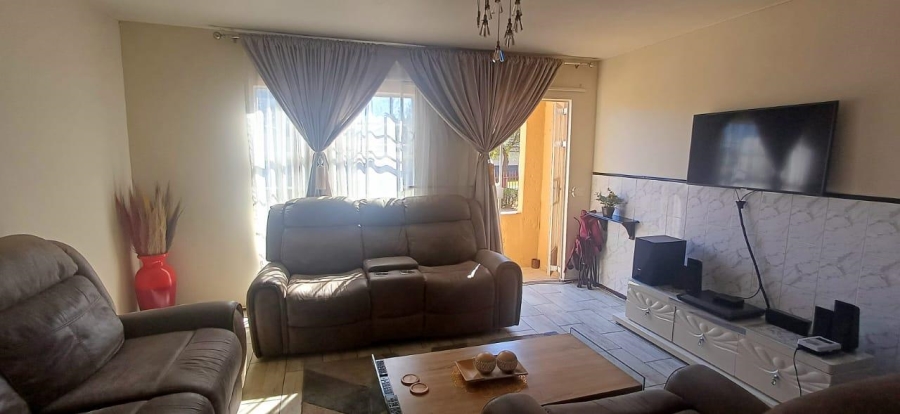 2 Bedroom Property for Sale in Lindhaven Gauteng
