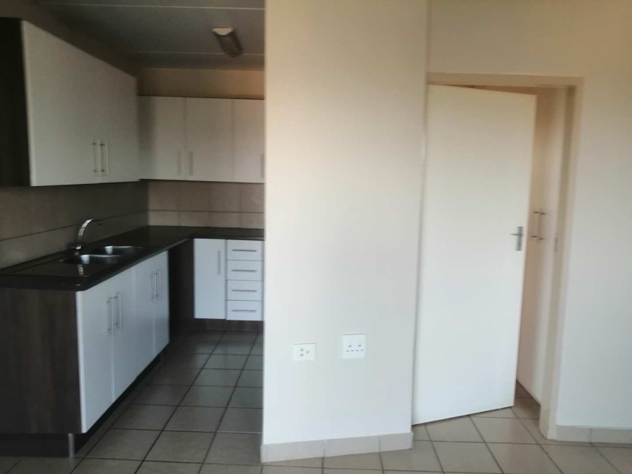 To Let 1 Bedroom Property for Rent in Die Hoewes Gauteng